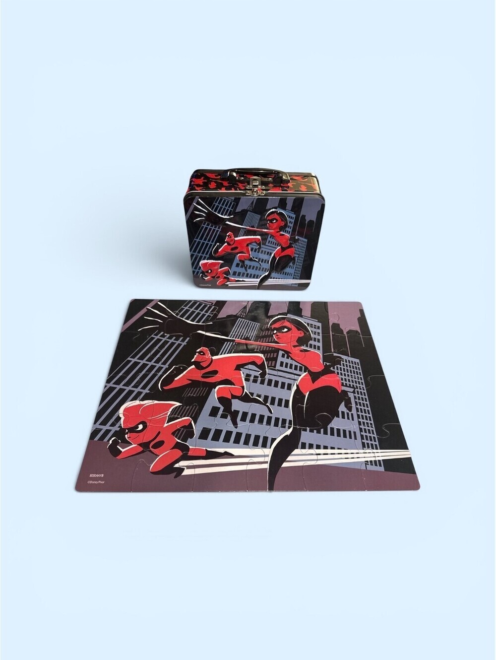 Disney Pixar Incredibles Jigsaw Puzzle Tin Lunchbox 24 Piece Metal Storage